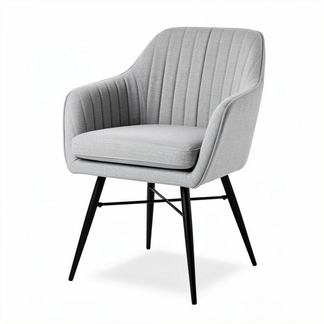 Grijze stoffen fauteuil met zwarte metalen poten en afmetingen 60 x 60 x 80cm
